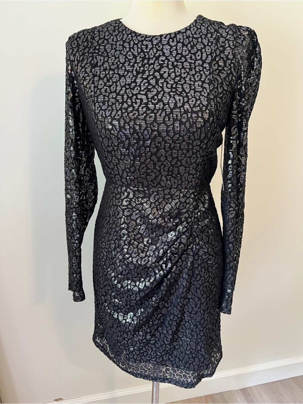 AQUA Black Metallic Leopard Jacquard Long Sleeve Mini Dress Medium going out